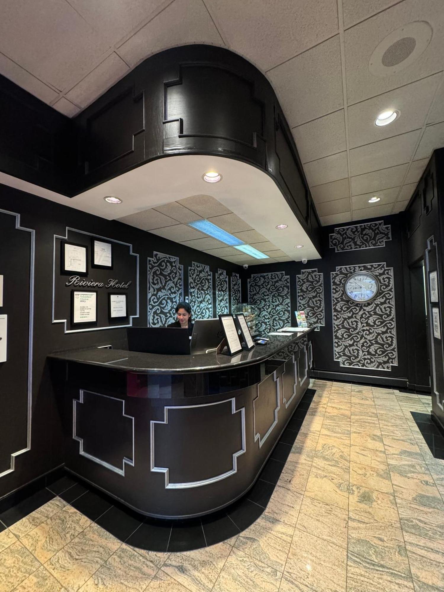 Divya Sutra Suites On Robson Downtown Vancouver Buitenkant foto