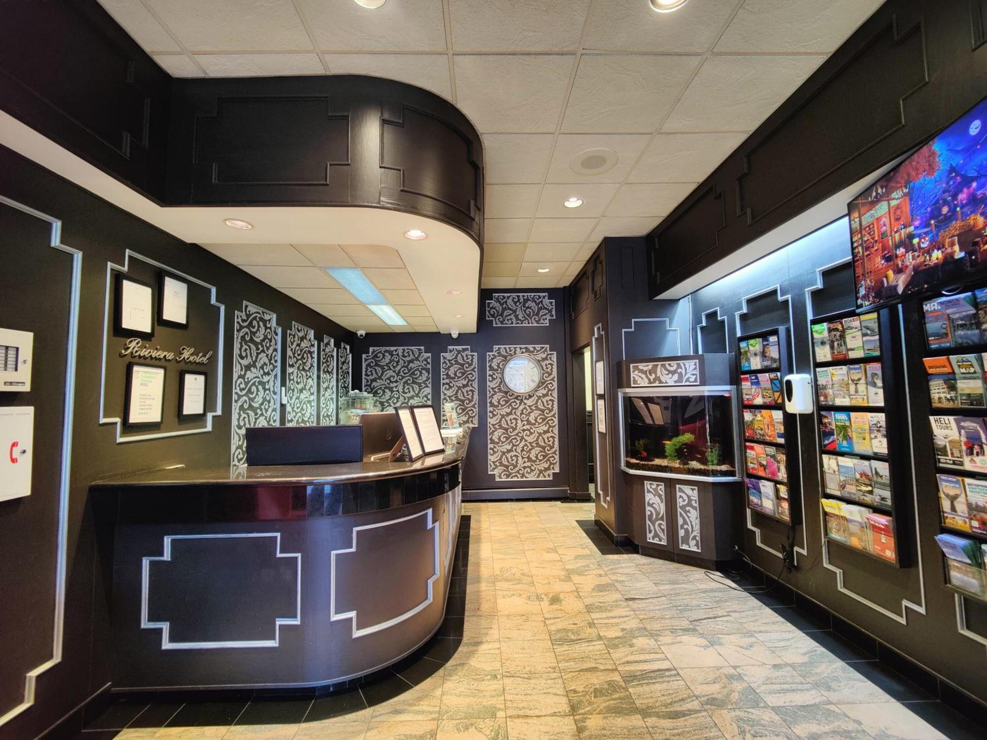 Divya Sutra Suites On Robson Downtown Vancouver Buitenkant foto