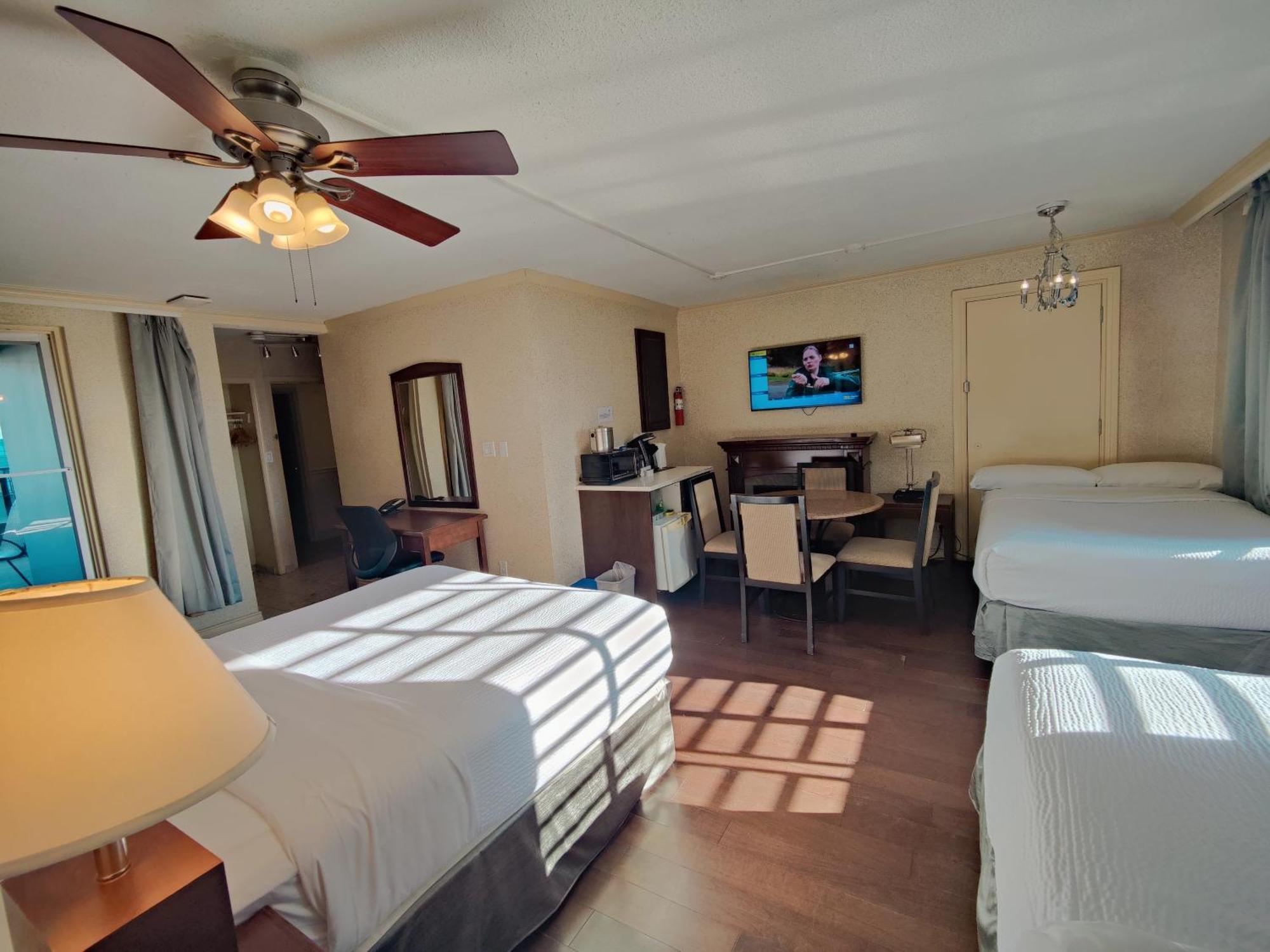 Divya Sutra Suites On Robson Downtown Vancouver Buitenkant foto