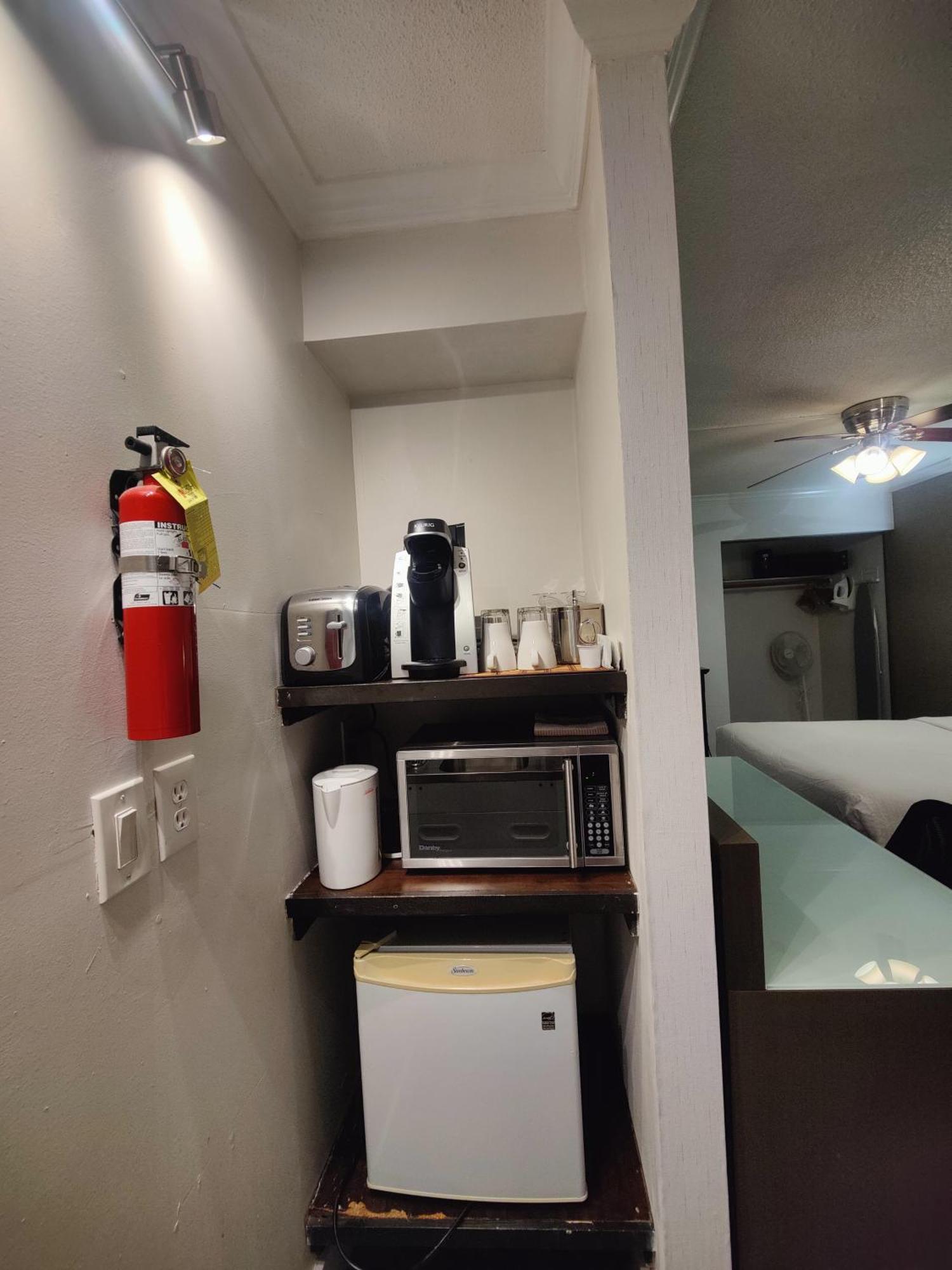 Divya Sutra Suites On Robson Downtown Vancouver Buitenkant foto