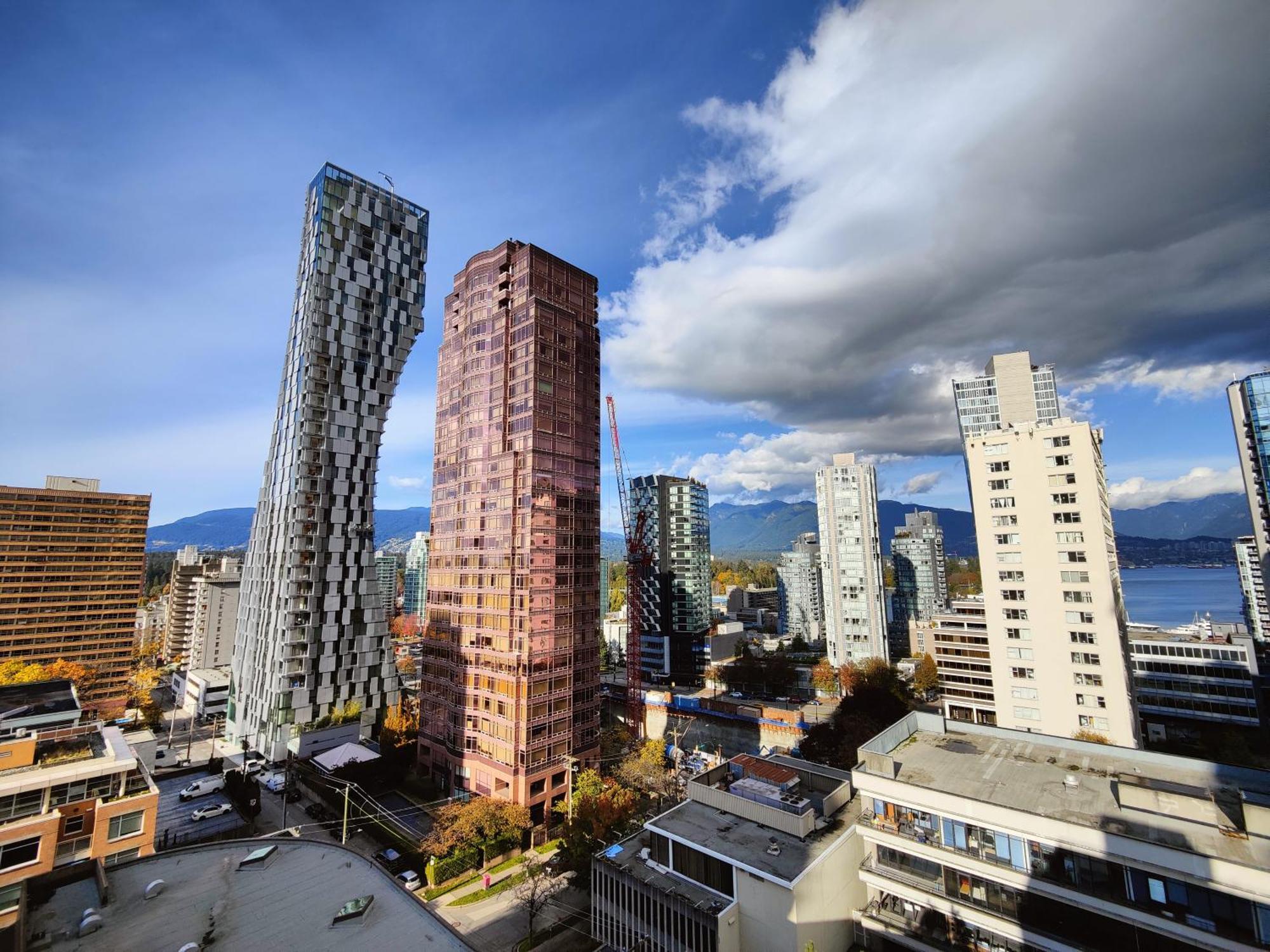Divya Sutra Suites On Robson Downtown Vancouver Buitenkant foto
