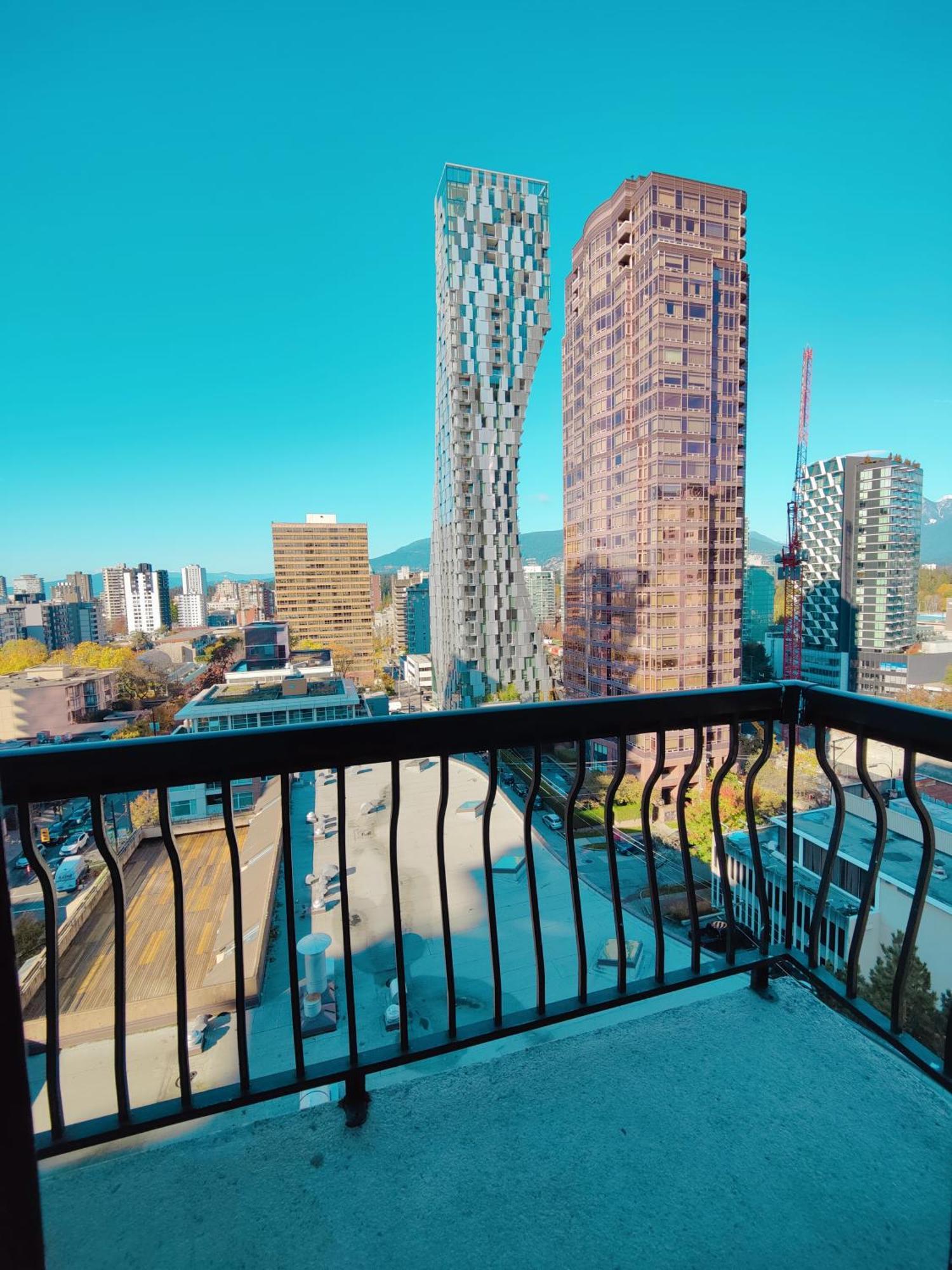 Divya Sutra Suites On Robson Downtown Vancouver Buitenkant foto