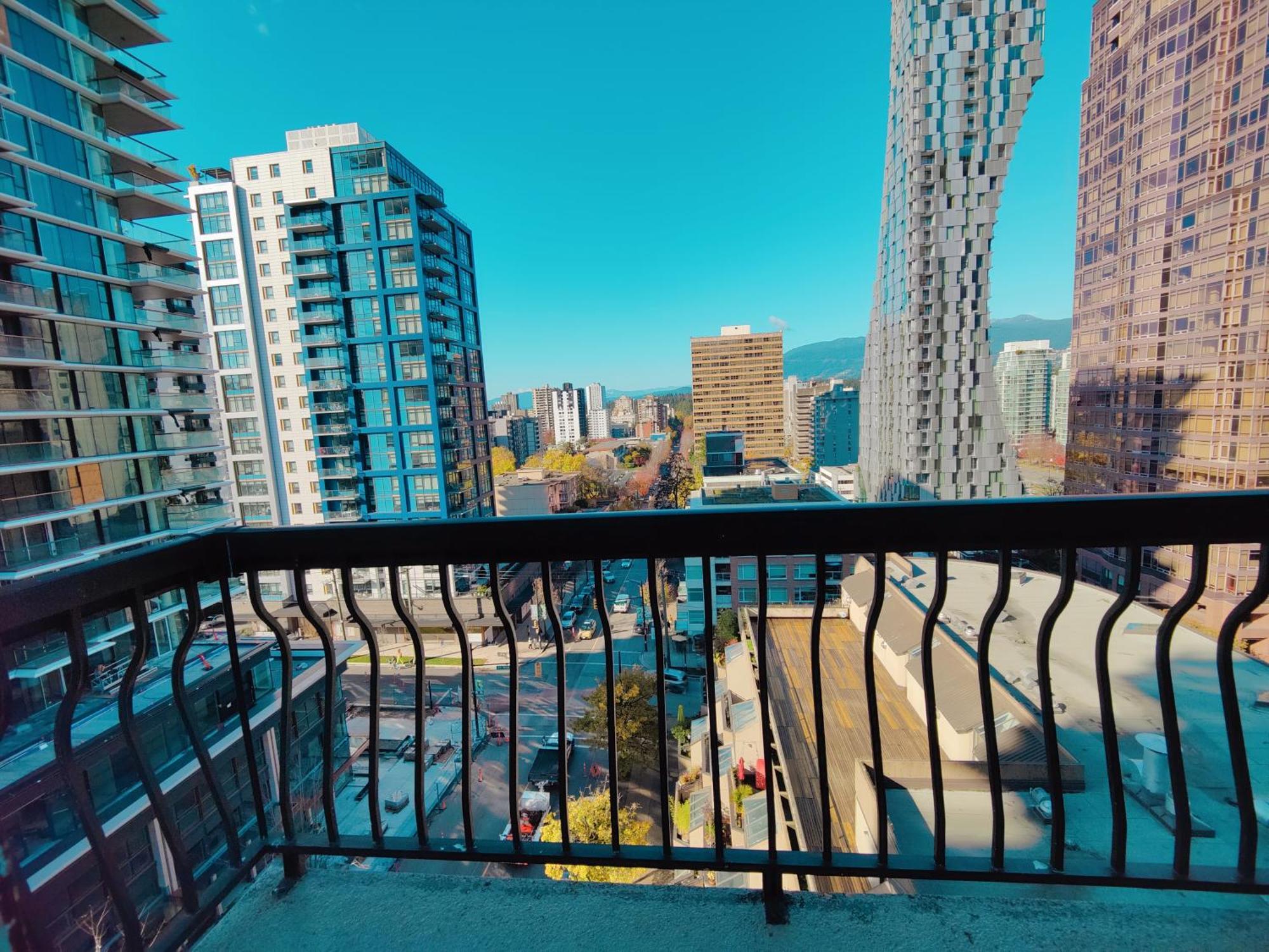 Divya Sutra Suites On Robson Downtown Vancouver Buitenkant foto