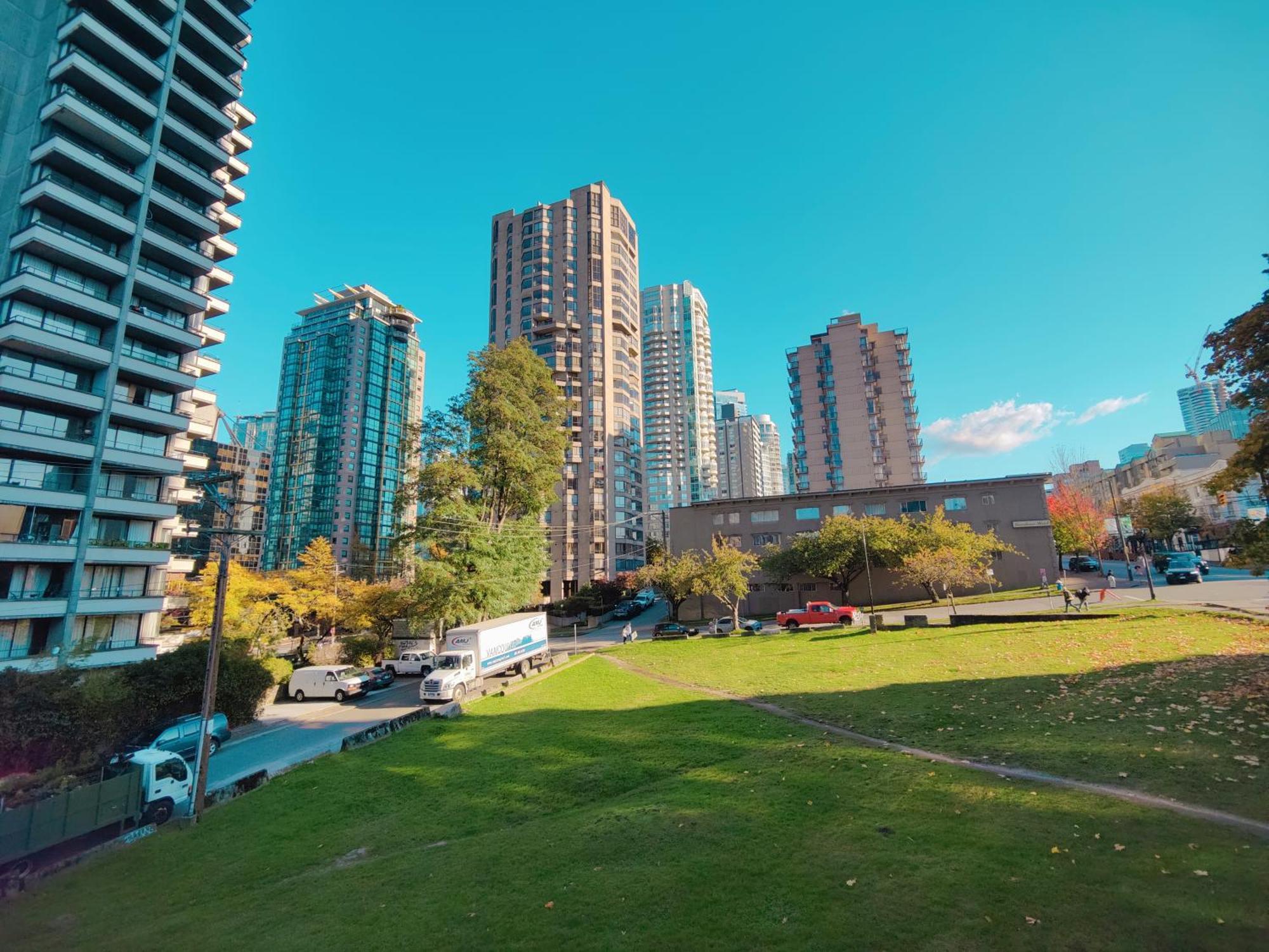 Divya Sutra Suites On Robson Downtown Vancouver Buitenkant foto
